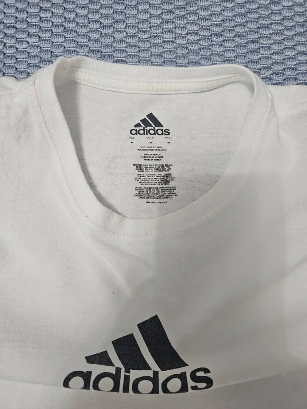 Adidas Essentials Women's Logo Graphic White T-Shirt - Size Medium - Picture 4 of 6